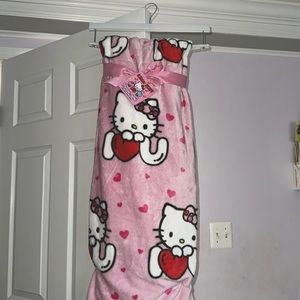 HELLO KITTY THROW BLANKET